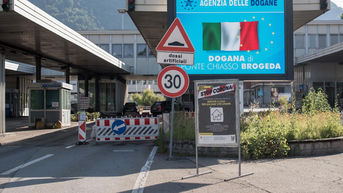 Il veicolo è risultato rubato e di proprietà di uno svizzero
