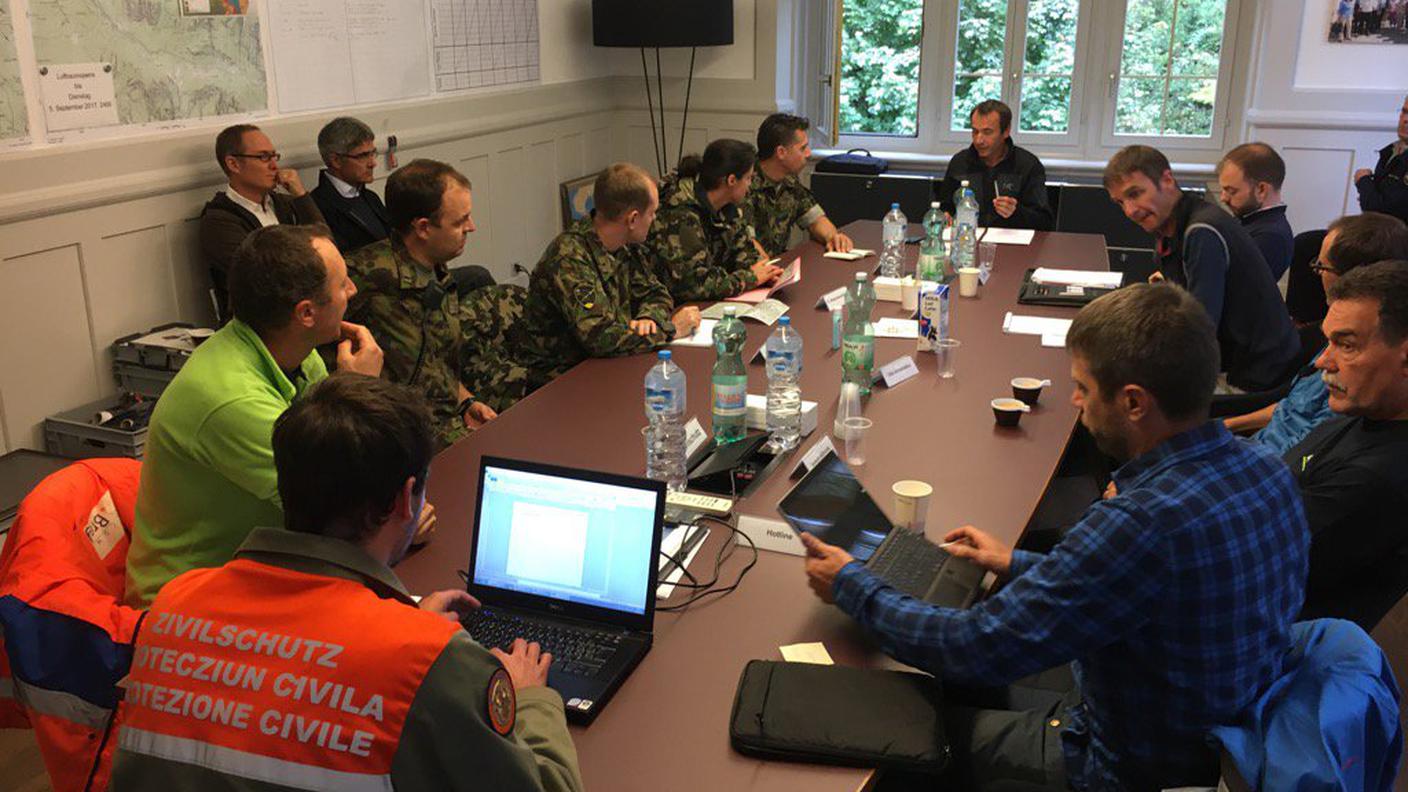 Riunione di coordinazione tra rappresentanti degli enti civili e dell'esercito