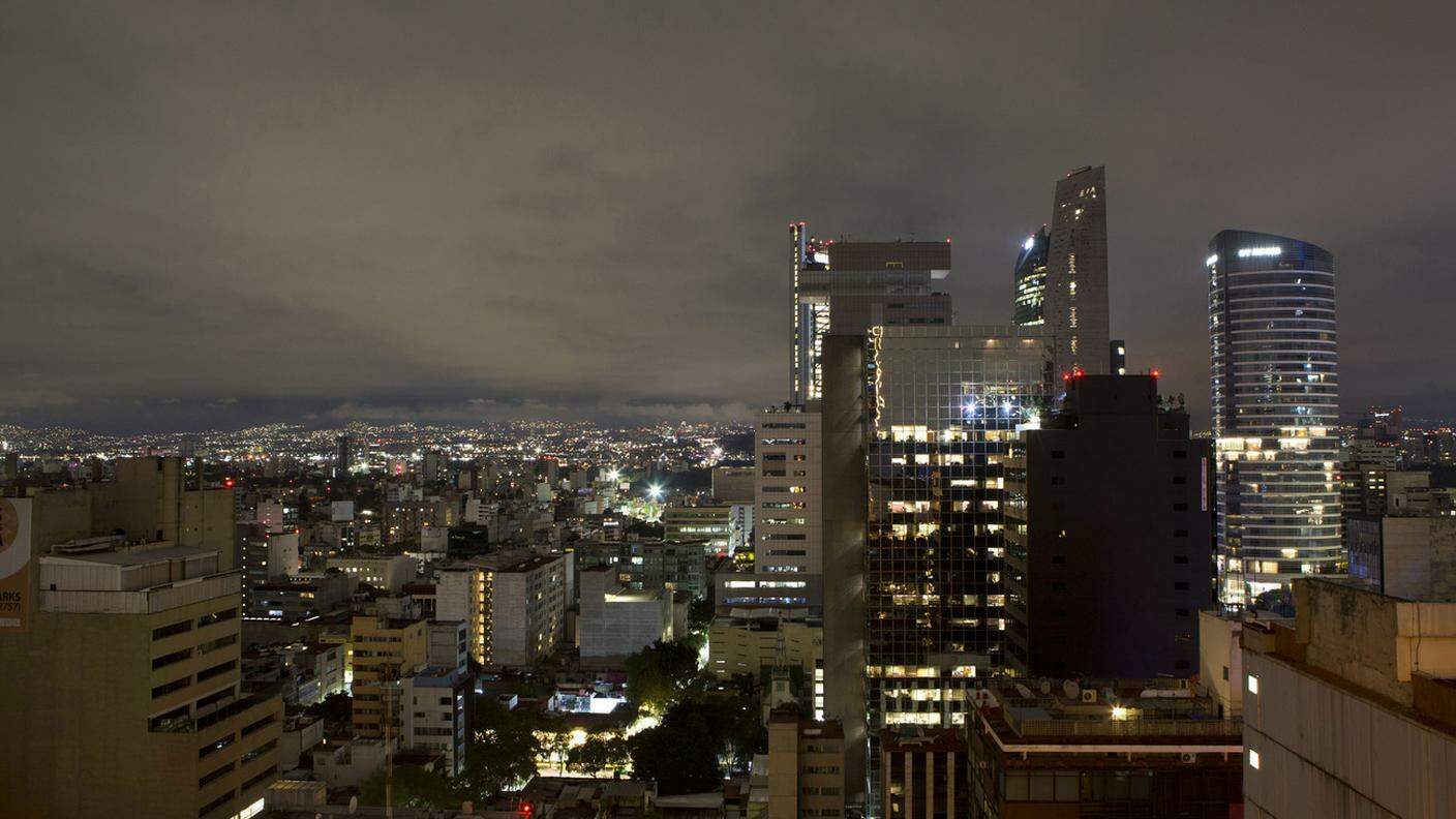 Gli edifici di Città del Messico hanno retto, ma altrove ci sono stati crolli