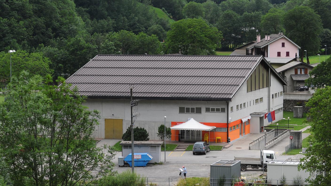 Il Polisport di Olivone, luogo dove avvenne l'aggressione
