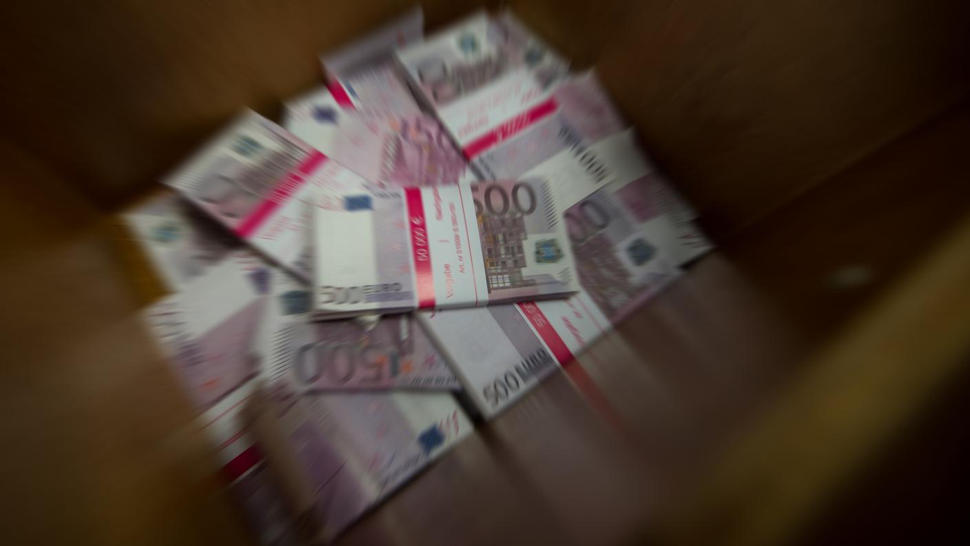 Reati fiscali tramite l’emissione di fatture per operazioni inesistenti