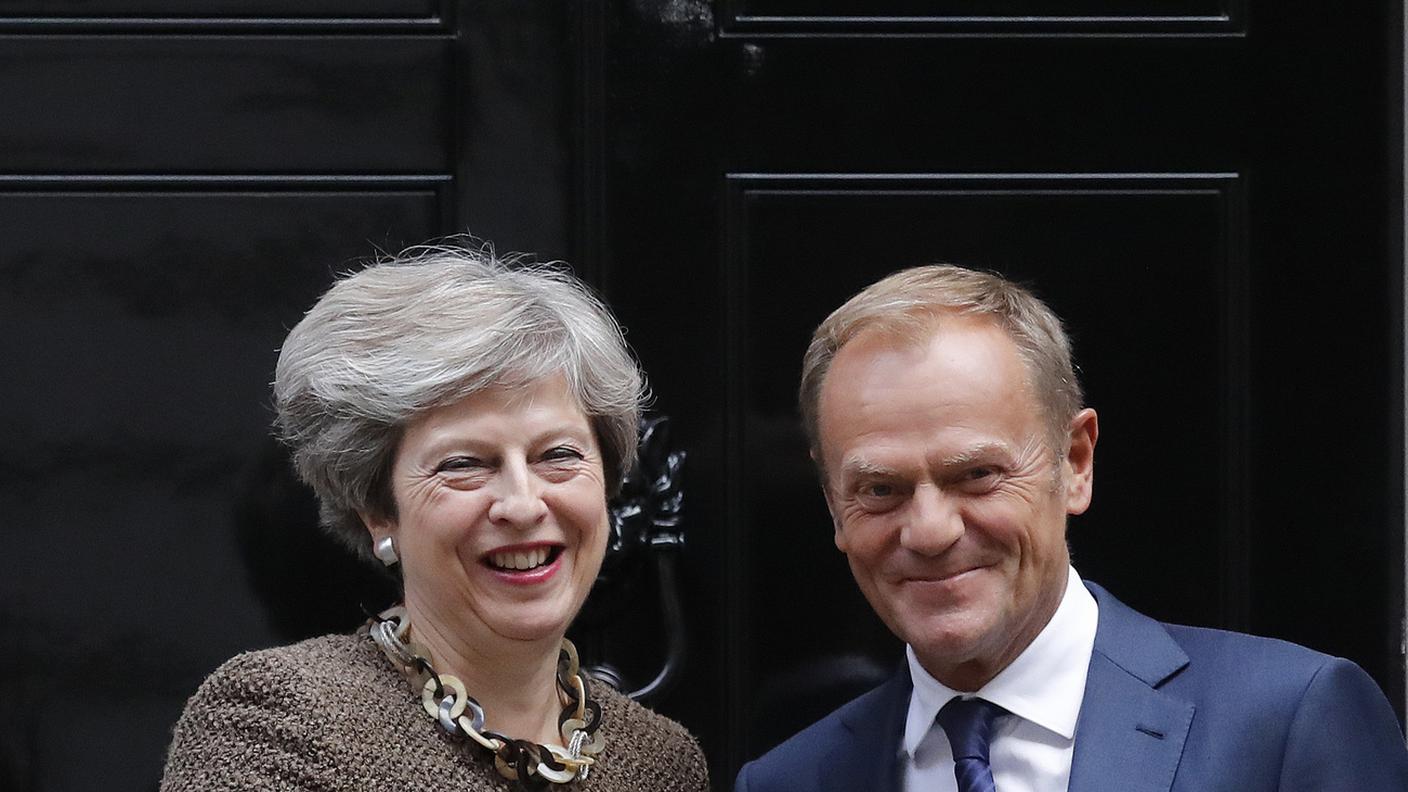 Theresa May e Donald Tusk a Downing Street