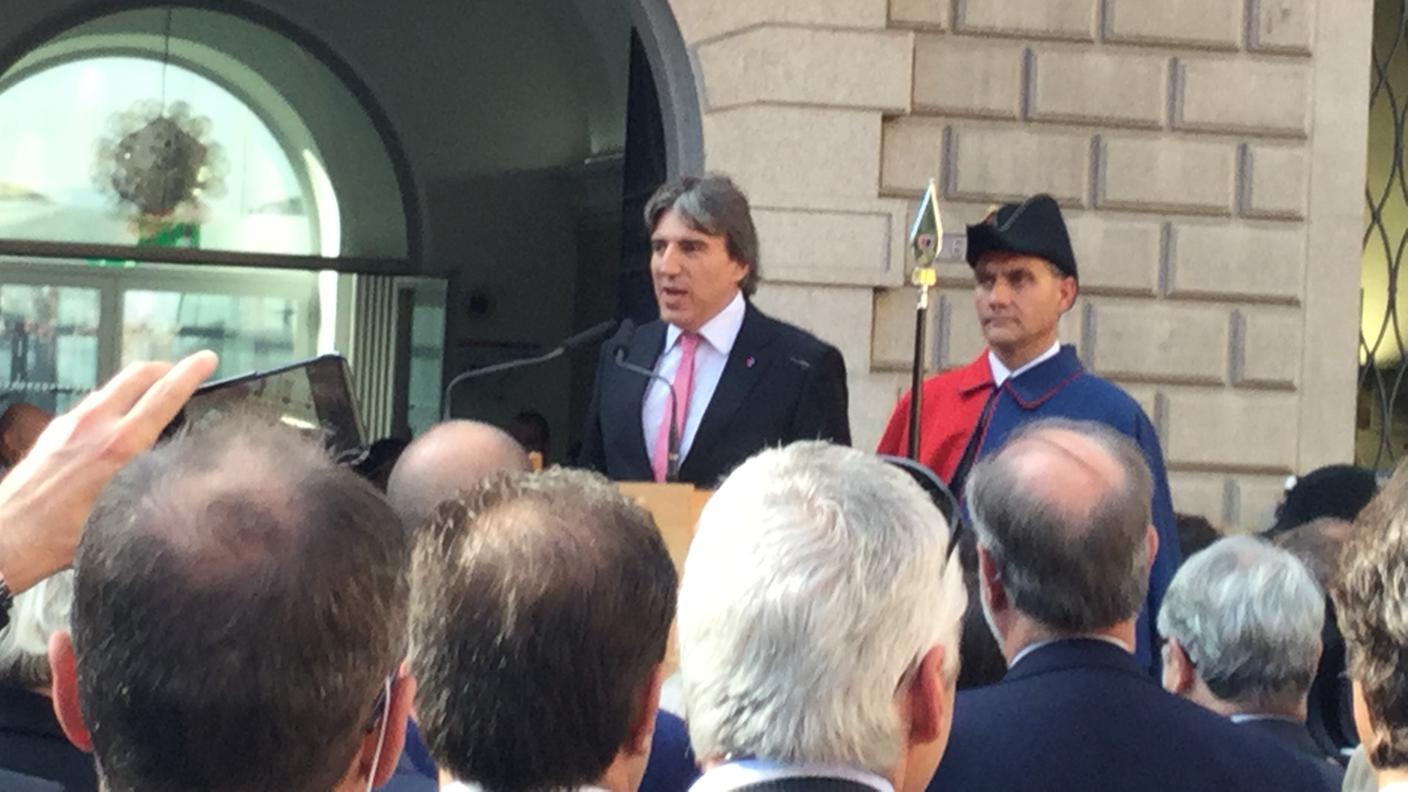 Manuele Bertoli prende la parola in Piazza Governo