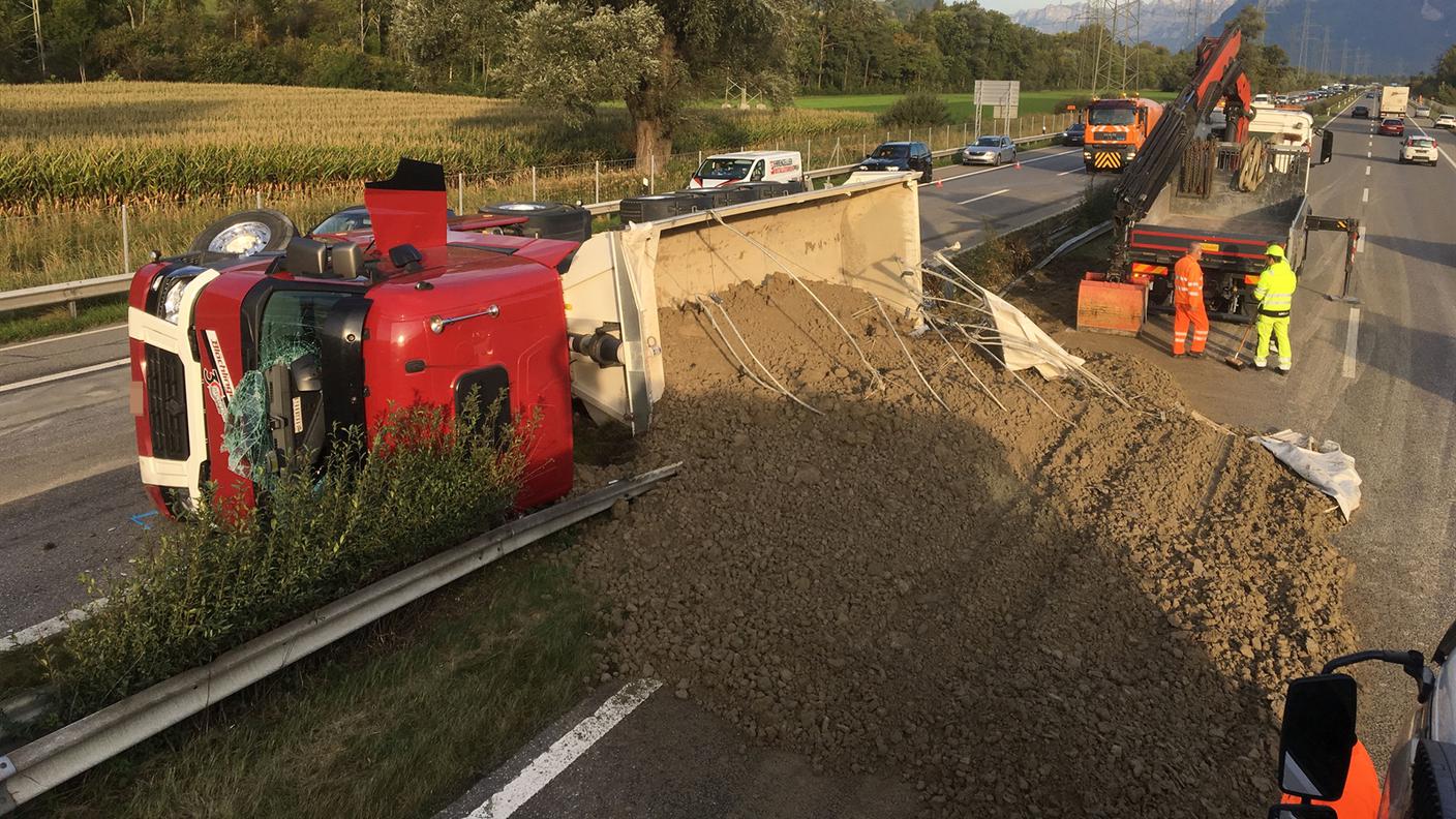 Incidente causato dallo scoppio di uno pneumatico