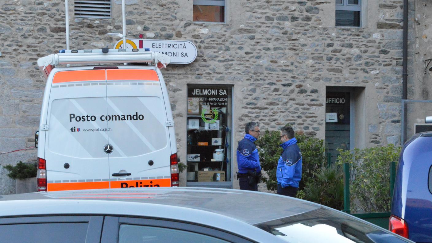 Brissago: agente spara, un morto