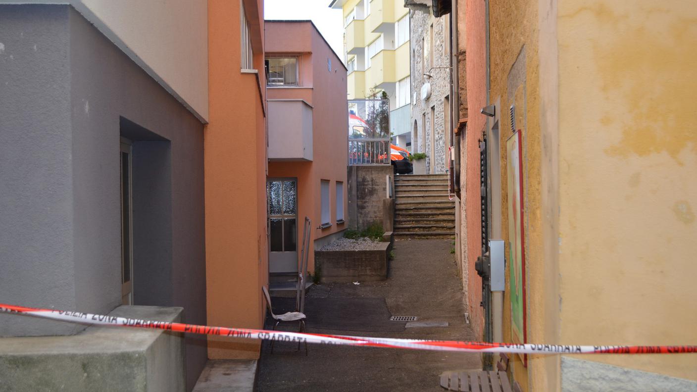 Brissago: agente spara, un morto
