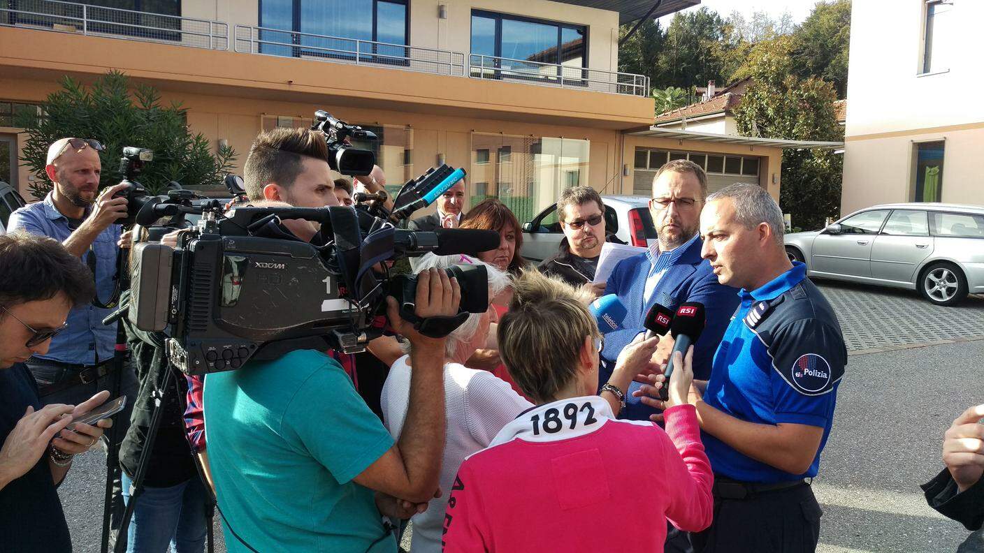 La conferenza stampa della polizia sabato, dopo il fatto di sangue a Brissago