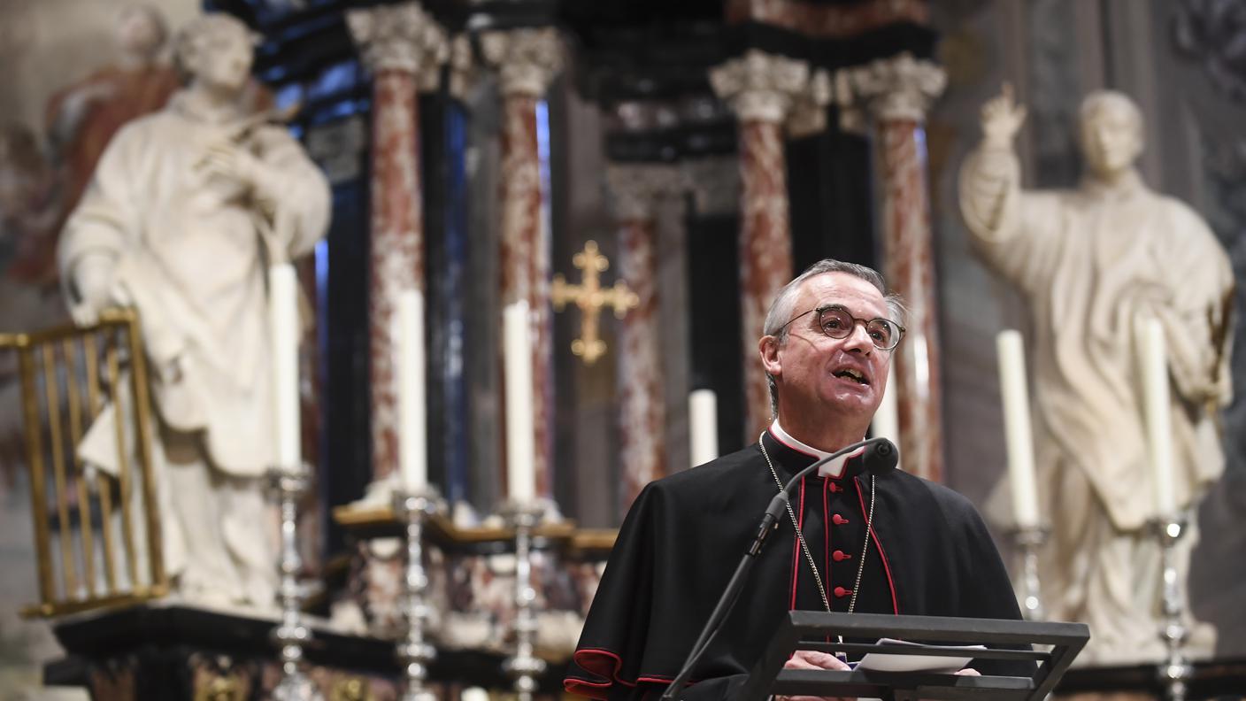 Il vescovo Valerio Lazzeri