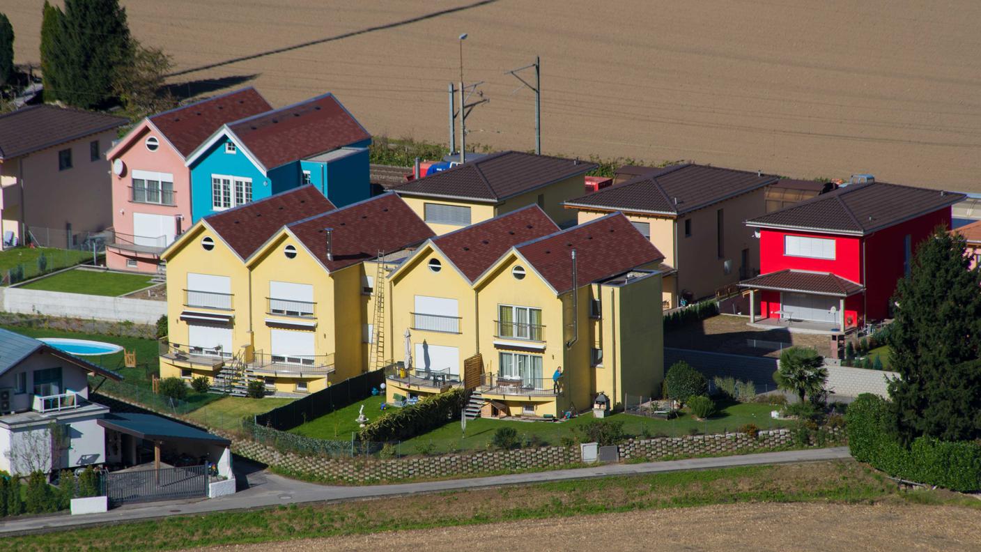 Le abitazioni dai colori decisamente vividi non sono più di casa a Cadenazzo