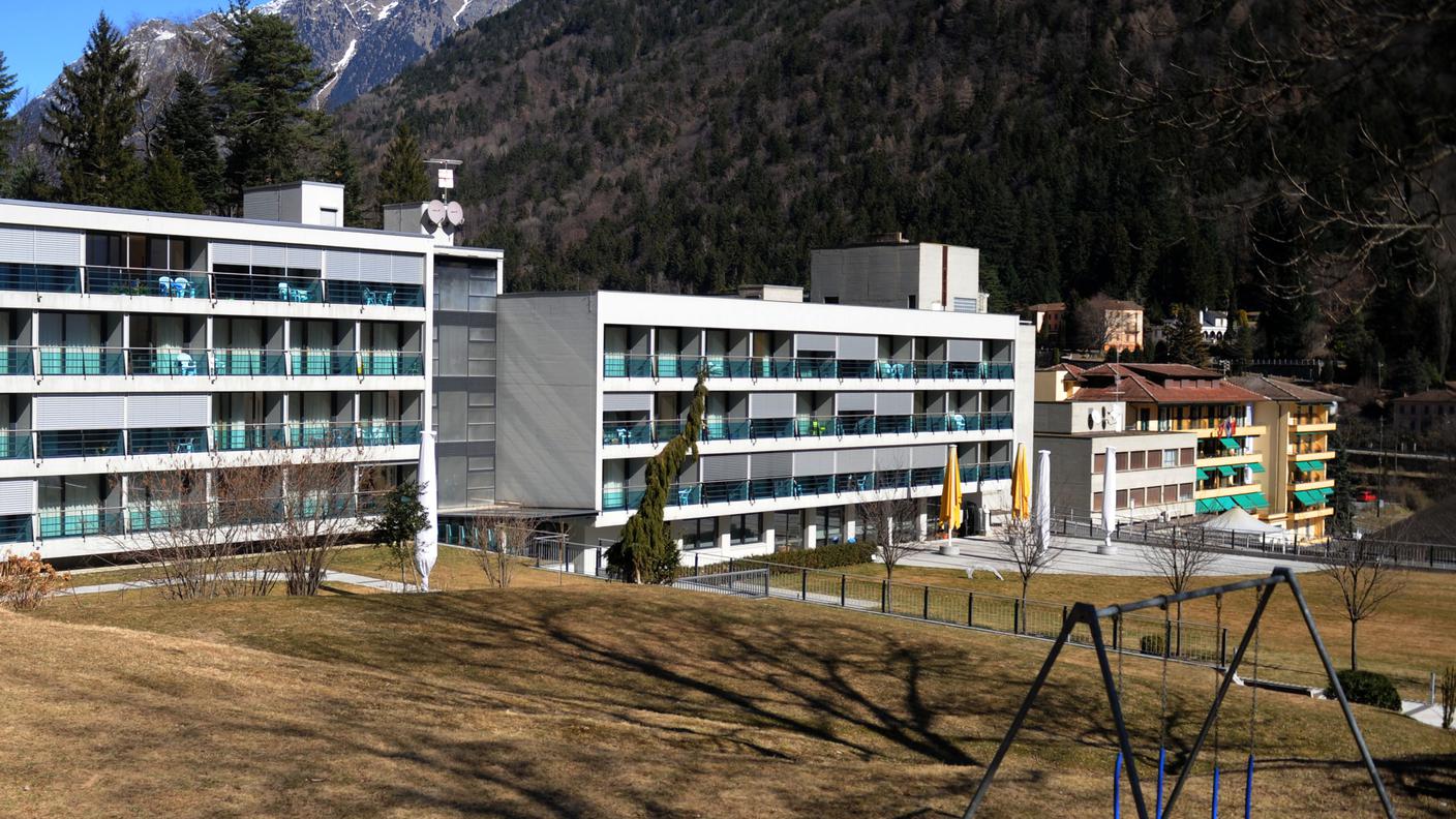 Il comparto che ospita casa anziani (sin.) e ospedale