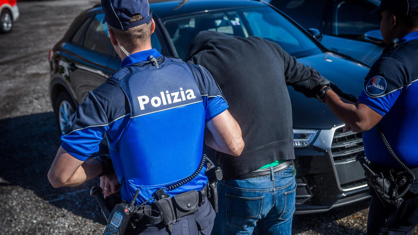 Una simulazione di arresto a Camorino