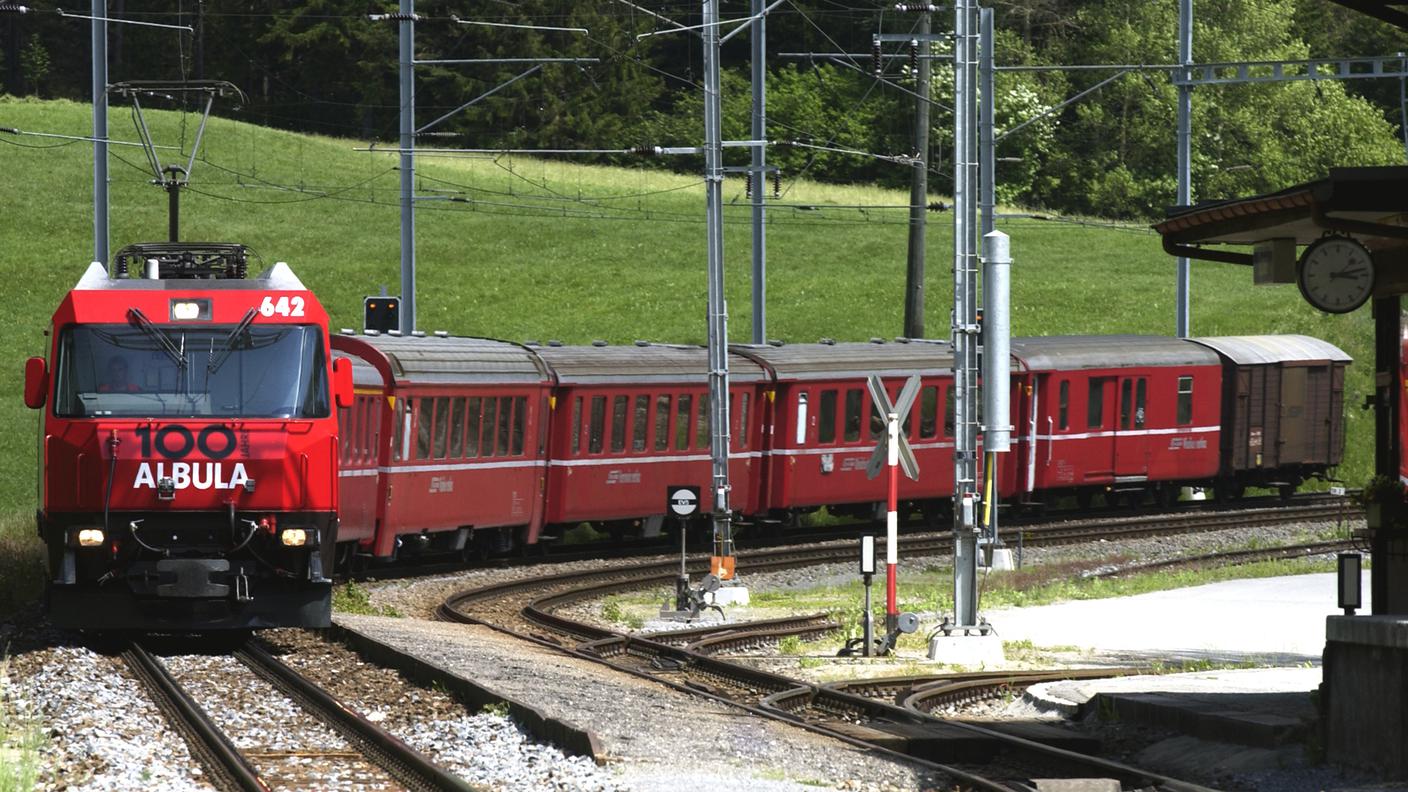 Turisti sulla ferrovia retica