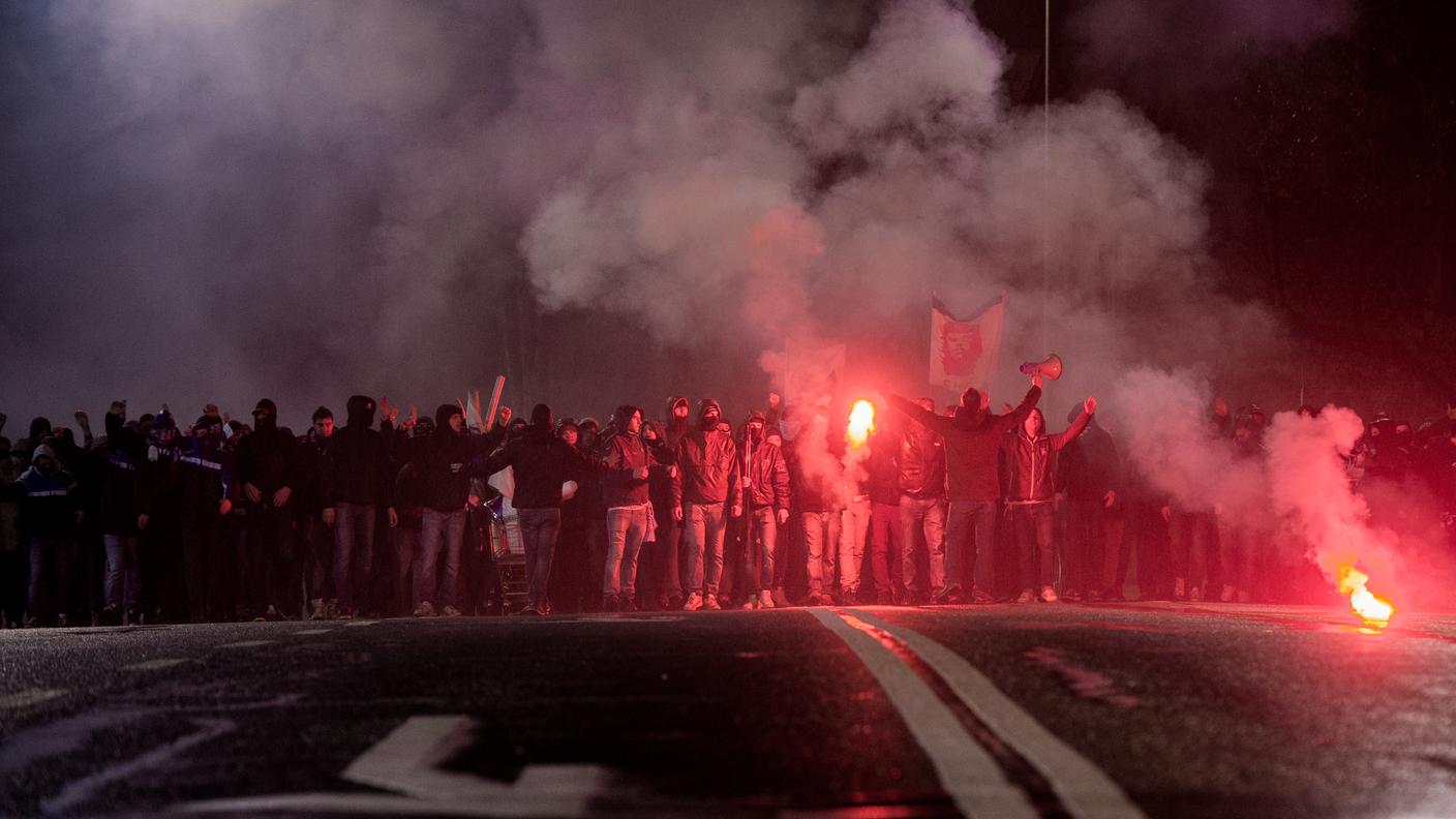 Tifosi dell'Ambrì prima di un derby del 2016 alla Resega