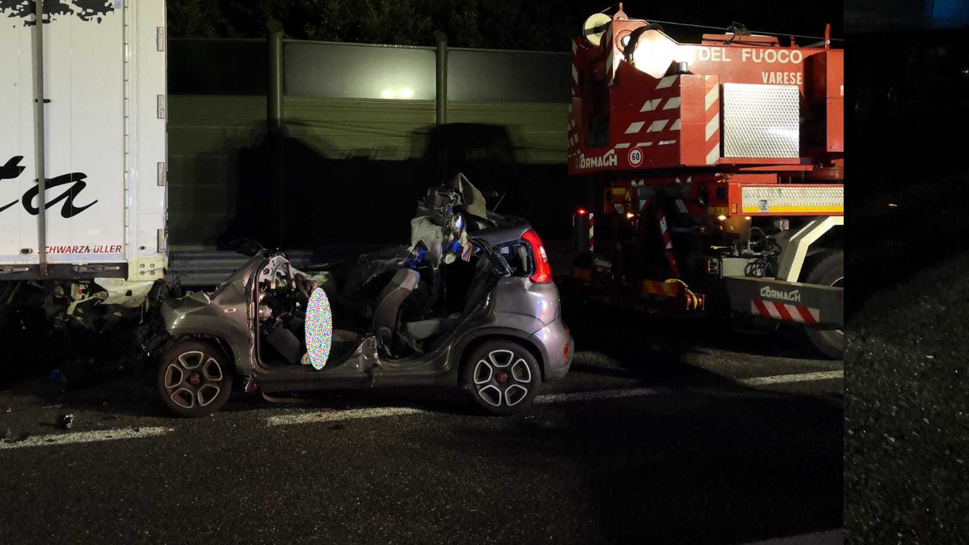 La vettura dopo l'incidente