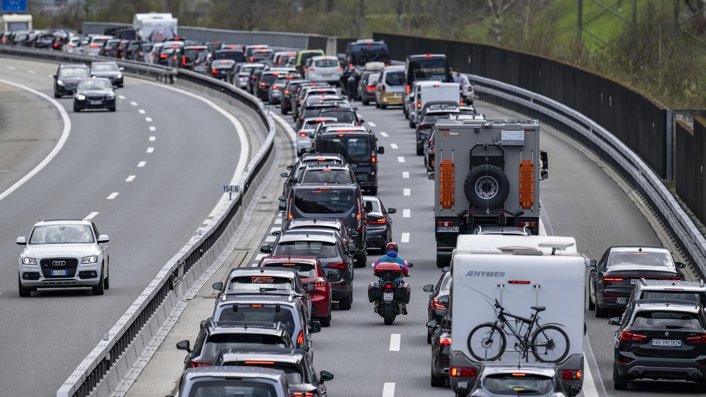Un altro sabato di code al San Gottardo