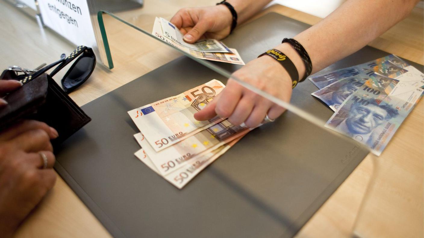Soldi cambiati senza controlli sull'identità