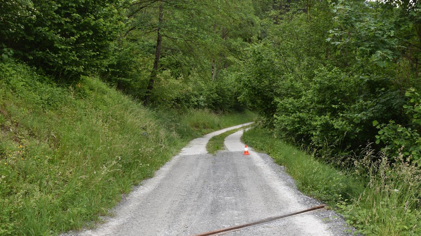 La strada sterrata dove è avvenuto giovedì l'incidente.jpg