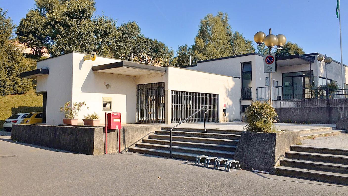 L'ufficio preso di mira dai rapinatori