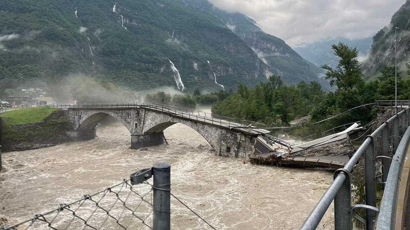 Ponte Cevio Valle Maggia crollo Visletto