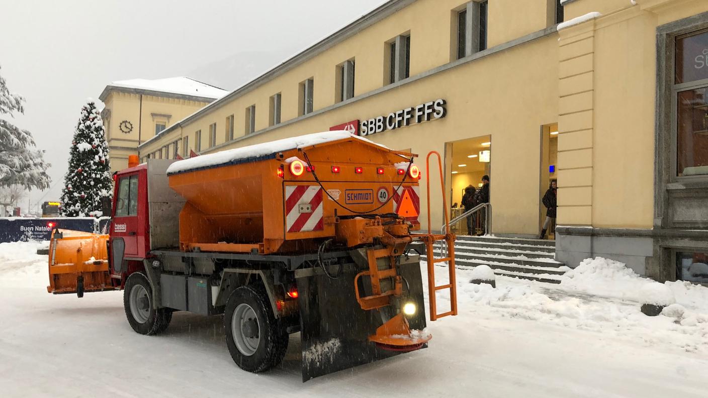 Davanti alla stazione