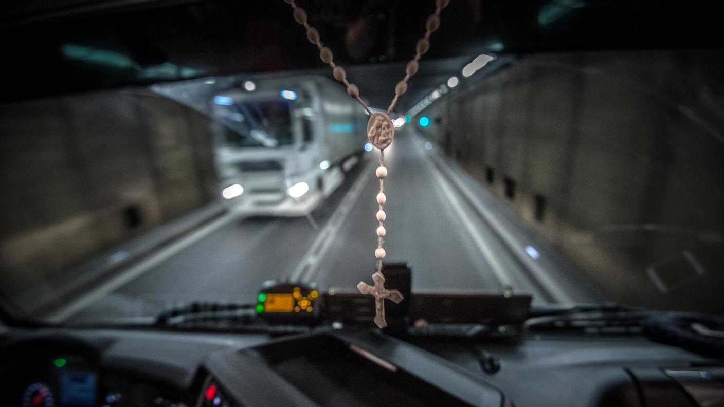 Si alleggerisce la pressione dei mezzi pesanti sul San Gottardo.jpg