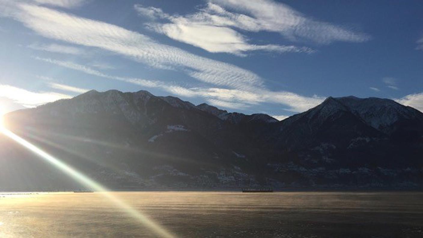 Alba sul Lago Maggiore nel giorno del solstizio