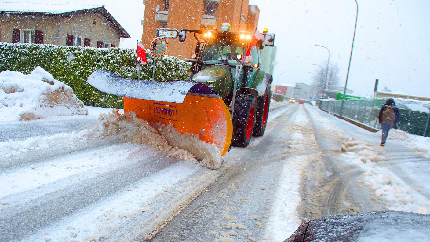 Pulizia delle strade a Giubiasco