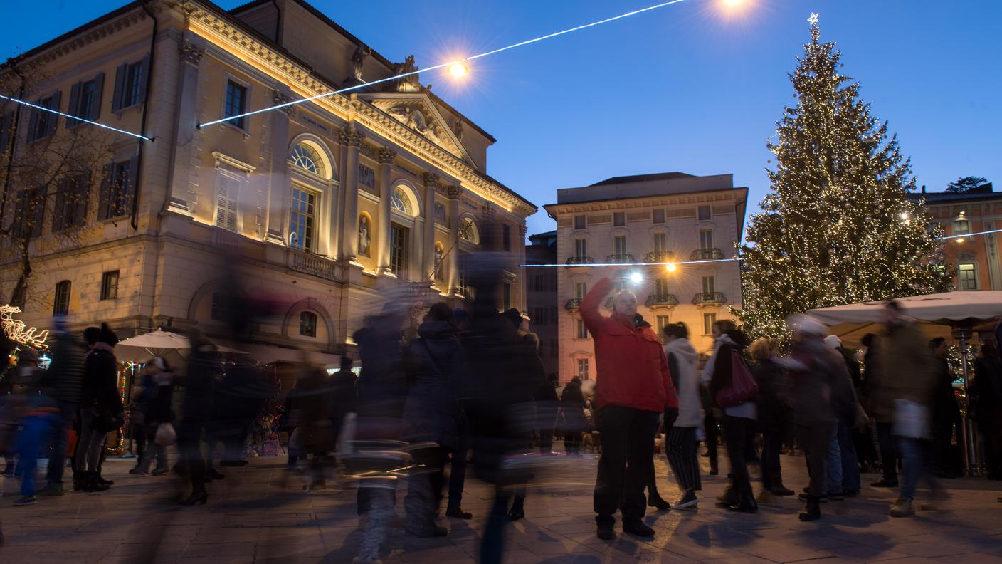 Cippi di cemento a Lugano e Locarno