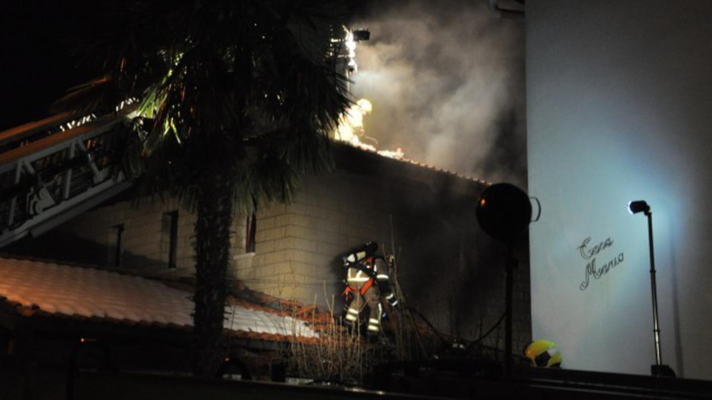 Casa in fiamme a Cadro