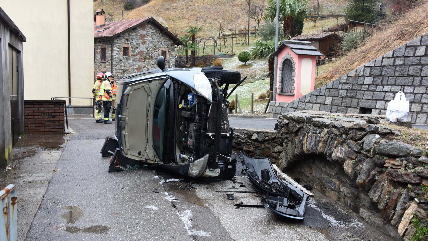 La vettura demolita nell'incidente di martedì nei pressi di Odogno