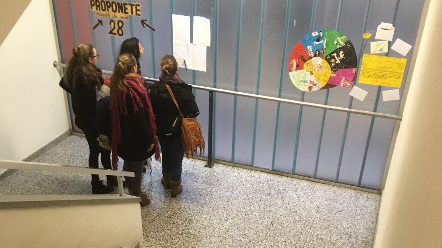 Le missive appese in sede