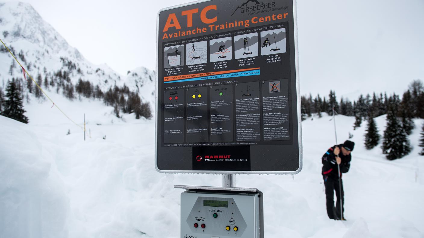 La guida alpina Nikita Uboldi in azione al campo d'addestramento da lui promosso
