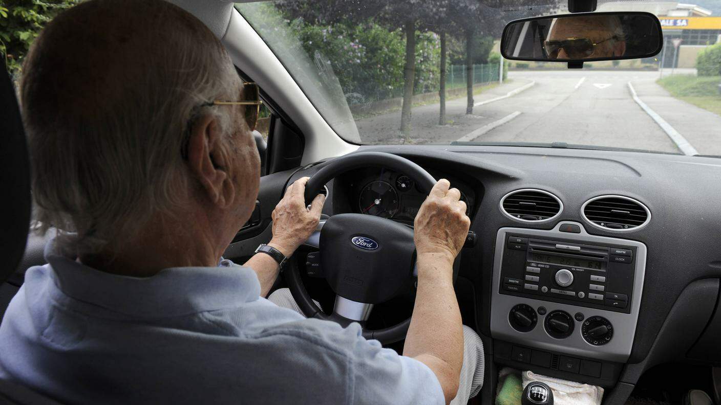 Il cantone raddoppia il contributo agli anziani che smettono di guidare