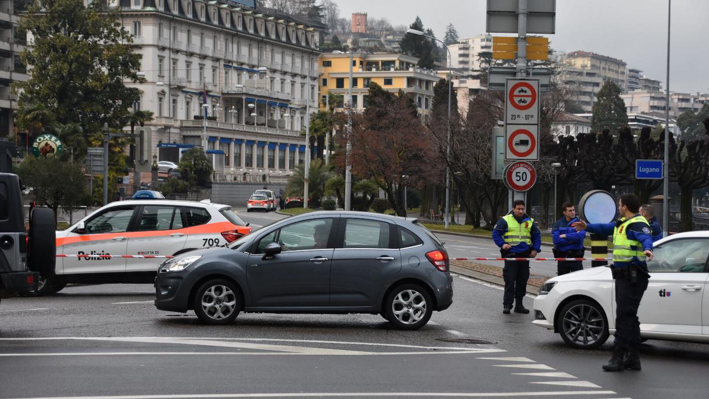 Bloccata tutta la circolazione tra la rotonda del LAC e Riva Caccia