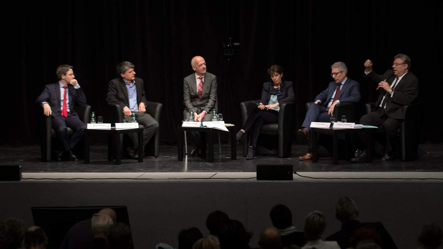 I protagonisti del dibattito sul palco del Palazzo dei Congressi di Lugano