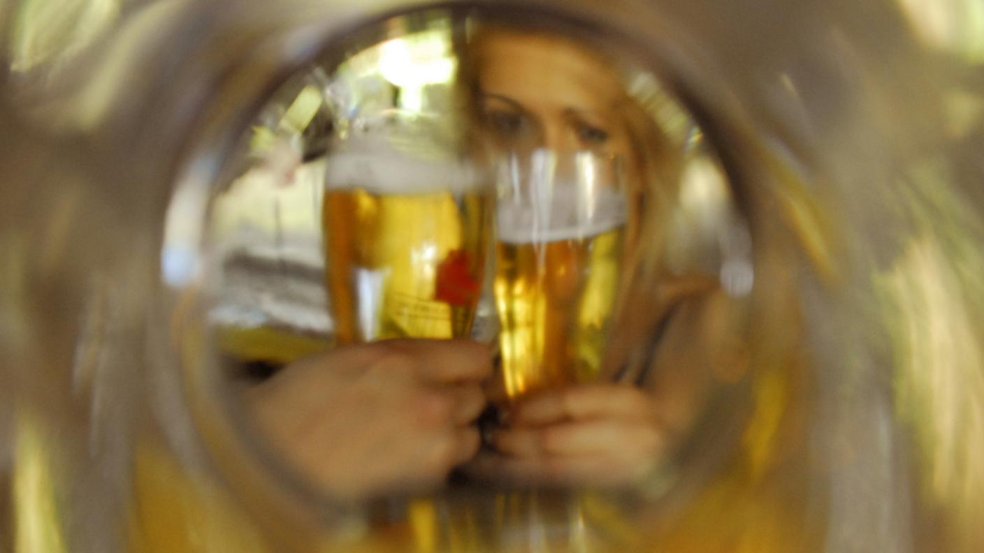 Una birra, tira l'altra____.jfif