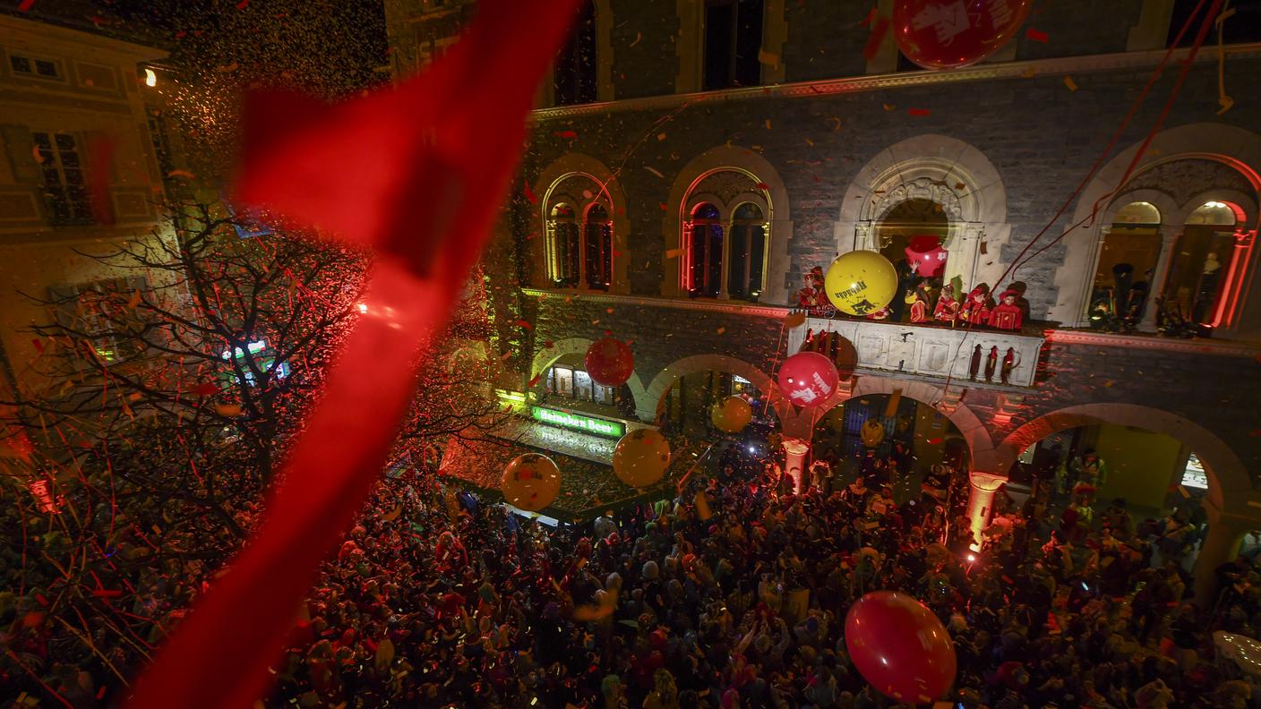 Piazza Nosetto gremita ai piedi di Re Rabadan