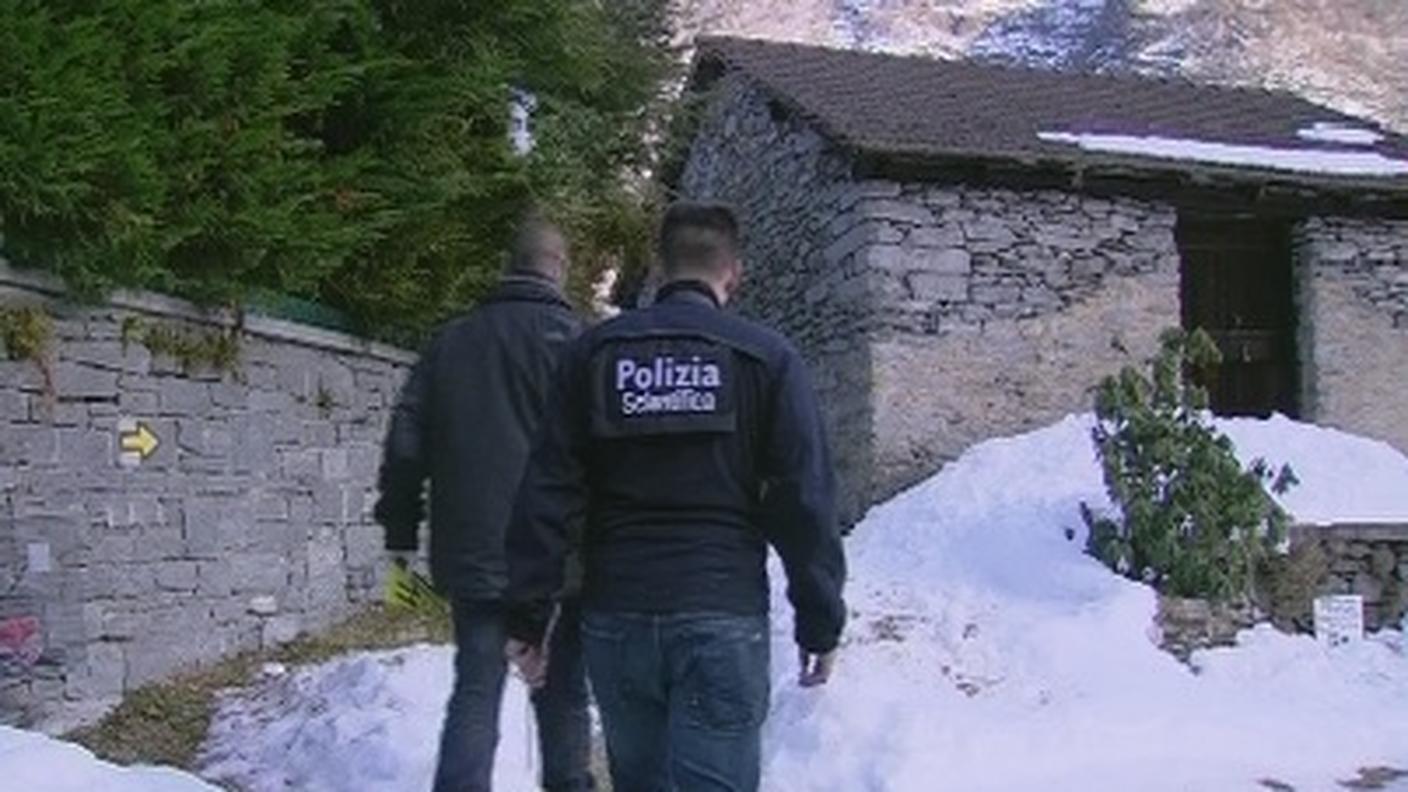 La polizia scientifica sul luogo della sparatoria
