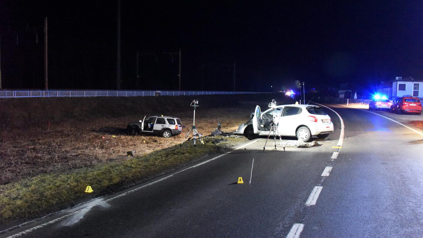 Il punto dell'incidente si trova sulla cantonale, nei pressi dell'abitato di Claro