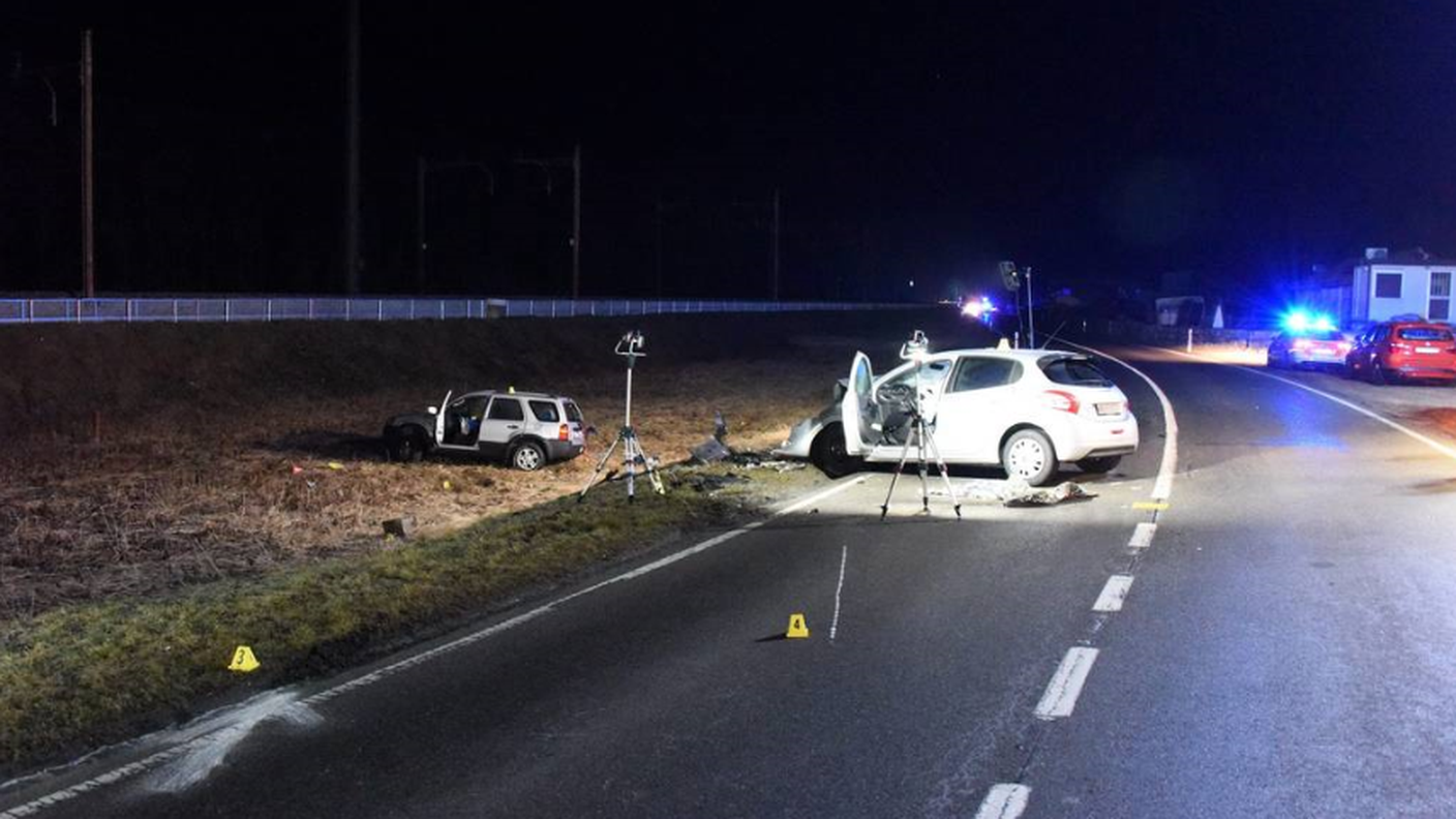 Il luogo dell'impatto tra le due auto, vicino all'abitato di Claro