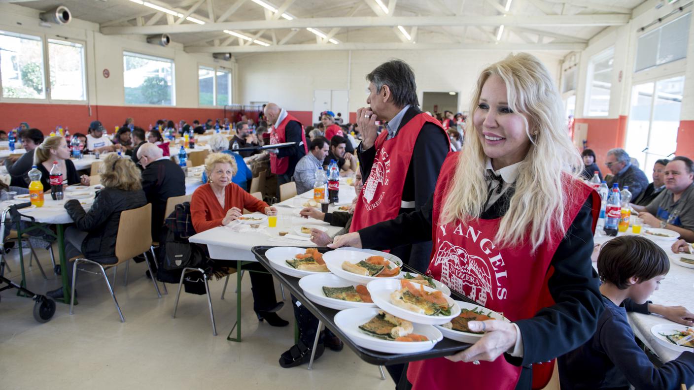 Il pranzo per persone sole con i City Angels