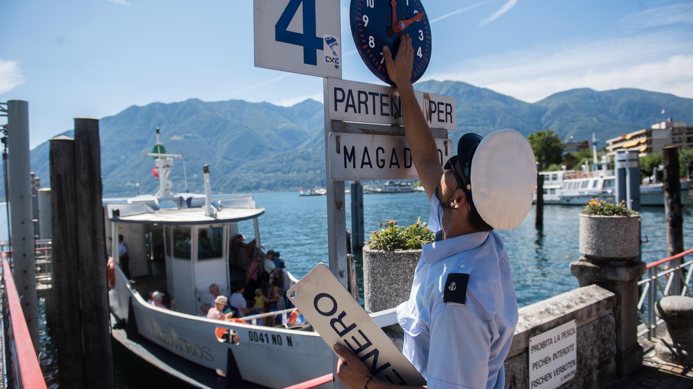 Firmati i documenti per la riassunzione degli ex dipendenti della Navigazione Lago Maggiore
