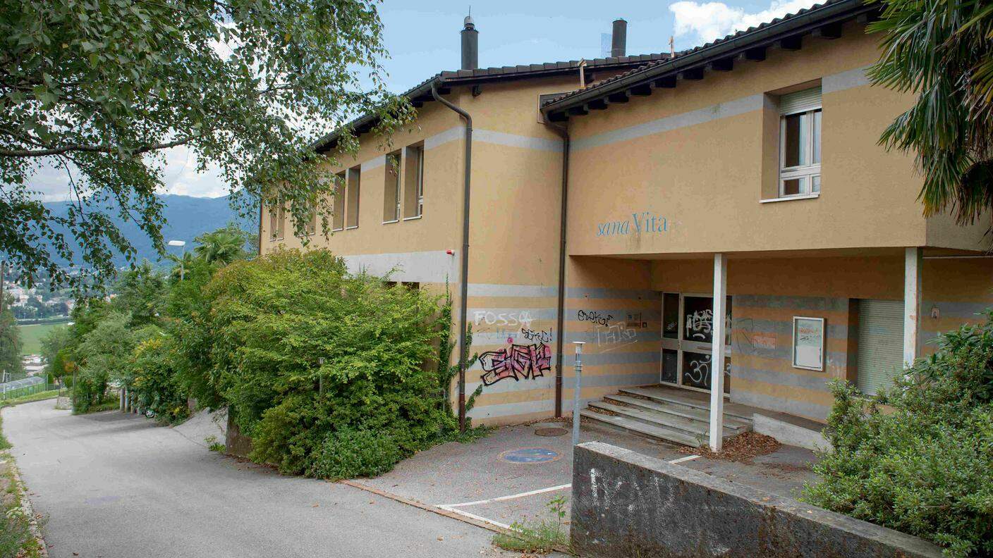 Lo stabile abbandonato della Clinica SanaVita di Breganzona