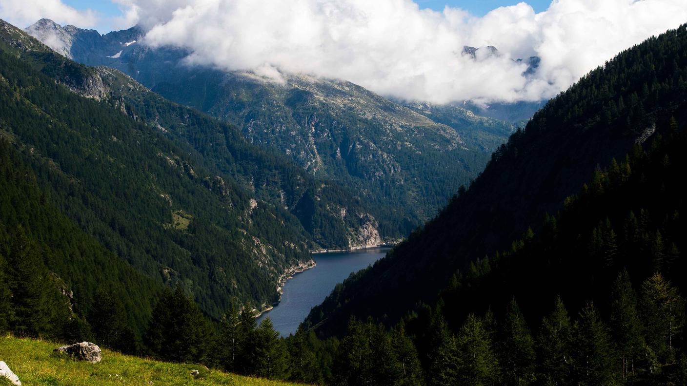 Il tunnel avrebbe inizio non lontano dal lago della diga del Sambuco sopra Fusio
