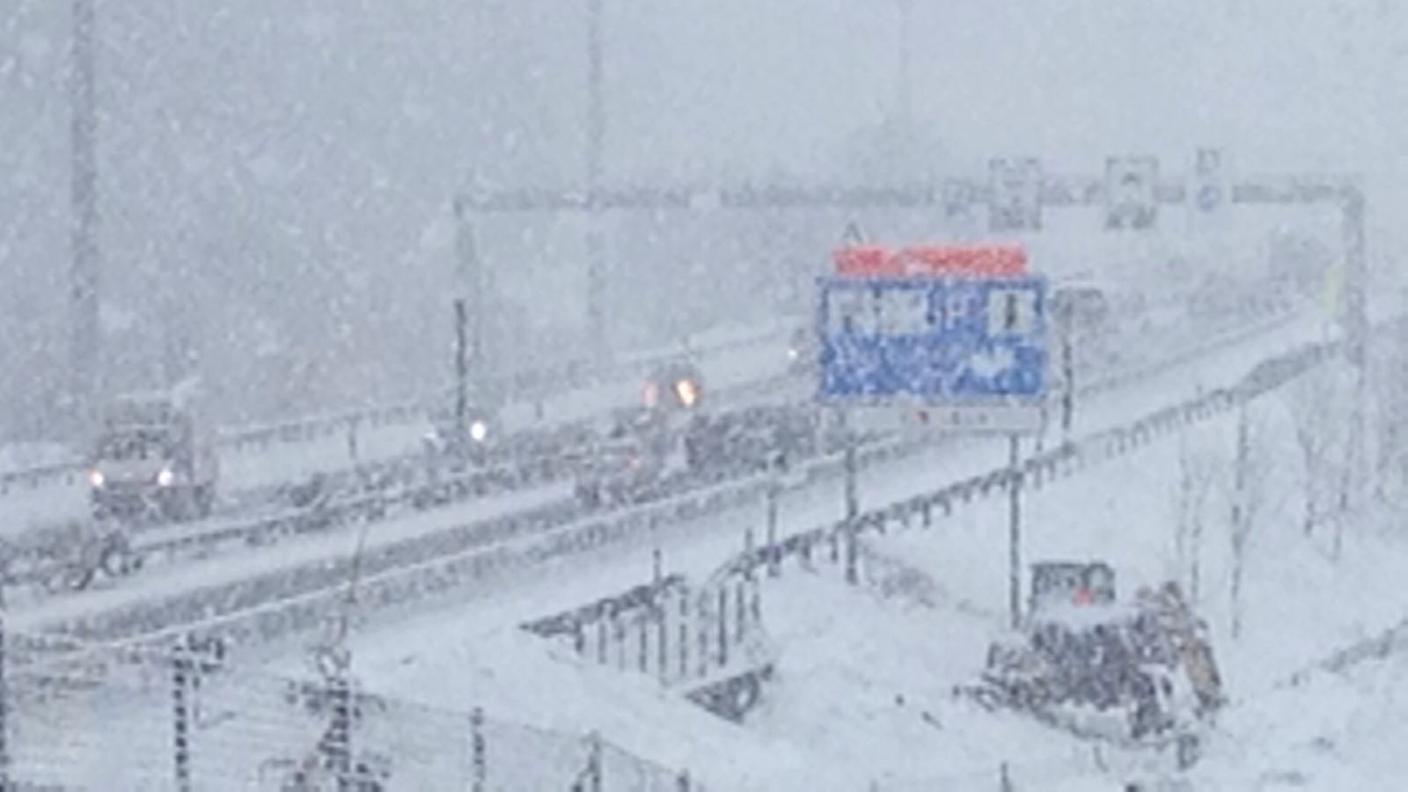 L'autostrada si vede a fatica