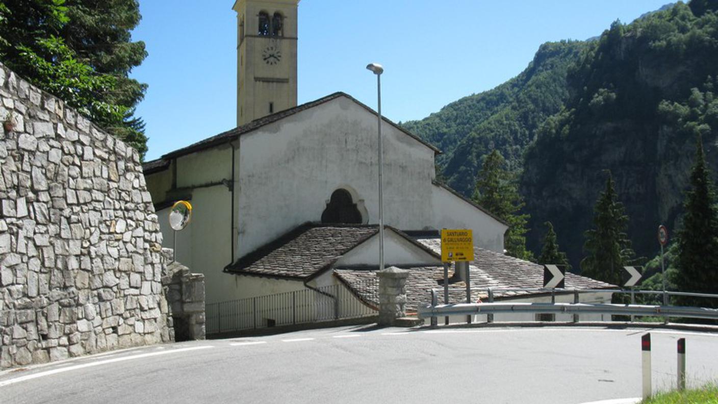 Il Santuario di Gallivaggio visto dalla statale 36