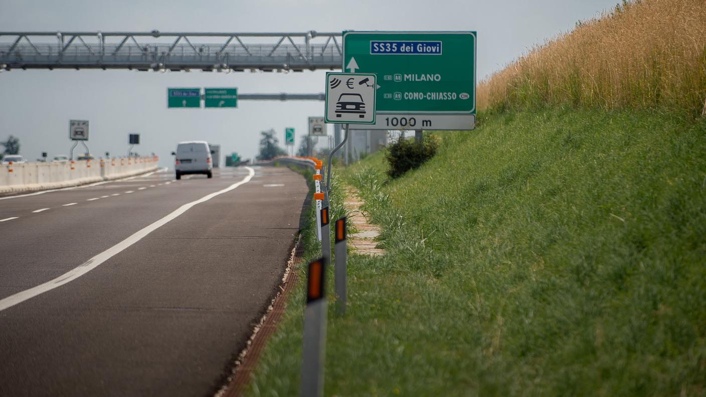 In viaggio sulla Pedemontana verso uno dei caselli a pedaggio automatico