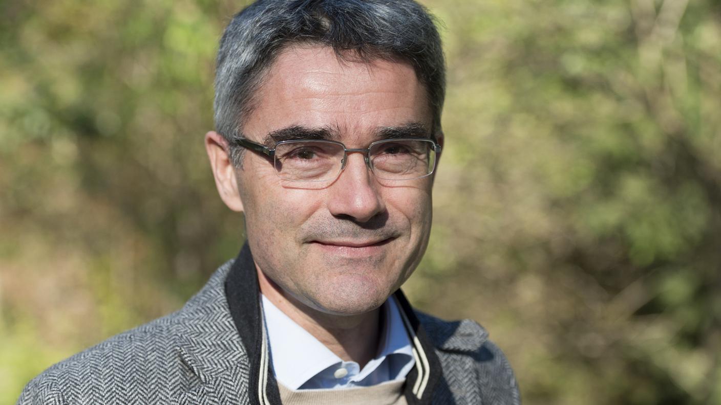 Cavigelli è l'attuale responsabile del Dipartimento cantonale grigionese delle costruzioni, dei trasporti e delle foreste
