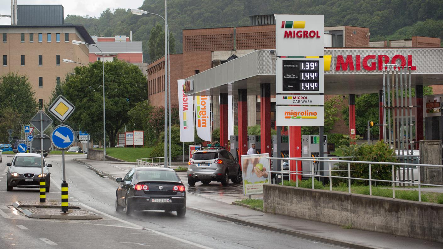 Un distributore di benzina Migrol a Manno