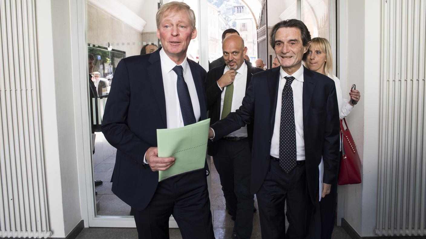 Fontana (d) insieme al presidente del Governo Claudio Zali